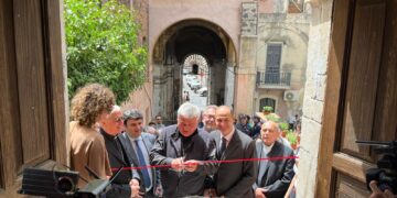 A Catania si inaugura la “Lavanderia di Papa Francesco”: «Alla misericordia serve un’azione concreta e dinamica»