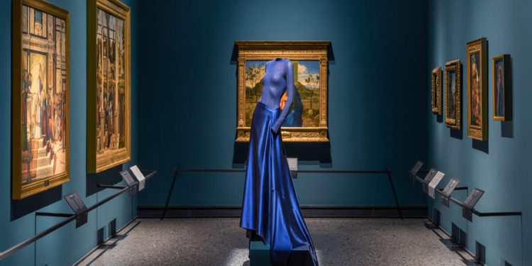 Armani, il tributo all’eleganza