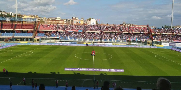 Calcio: Milan capolista in A, pari Palermo-Modena, Catania fa sul serio