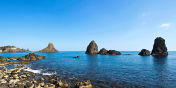 Aci Trezza, un luogo incantevole che unisce turismo e storia