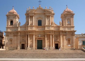 Cattedrale Noto, ricostruzione della cupola esempio di rinascita