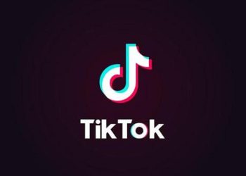 Tik Tok, in Francia si vuole vietare l’uso ai minori di 15 anni