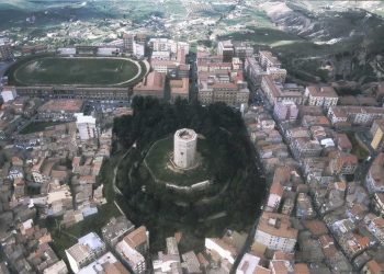 Fantasma Federico II alla Torre Ottagonale di Enna: credenza popolare?