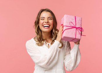 Regali Last Minute? Ecco gli Accessori per Capelli Che Salveranno il Tuo Natale